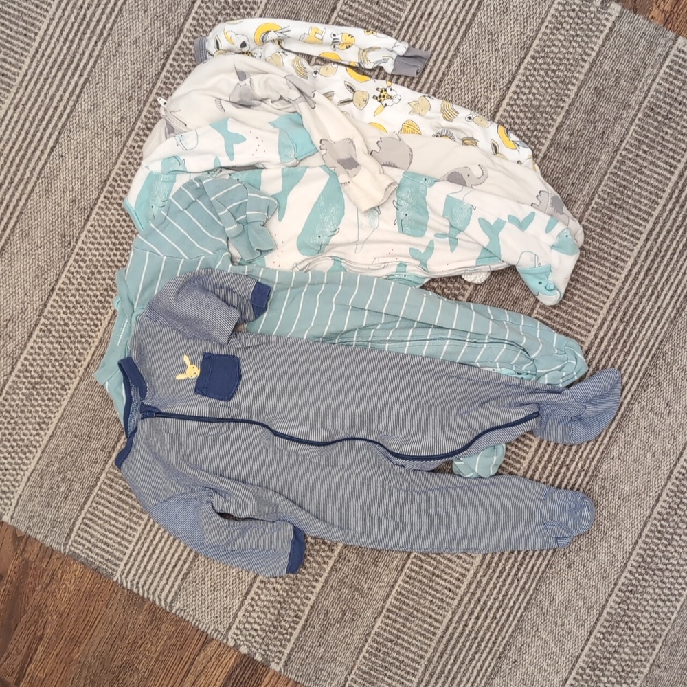 5 3-6 months baby sleepers / jumpers
